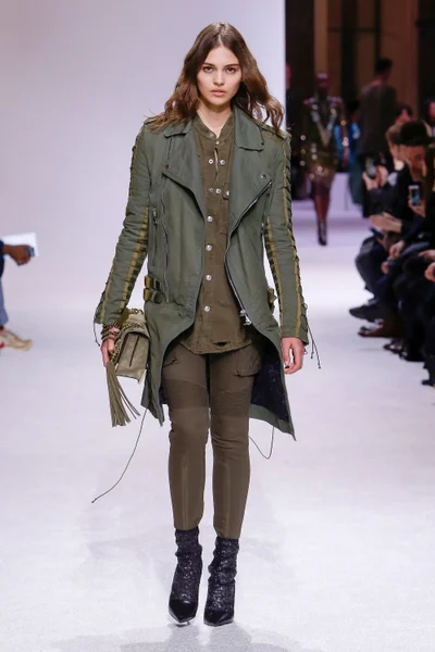 Look 17